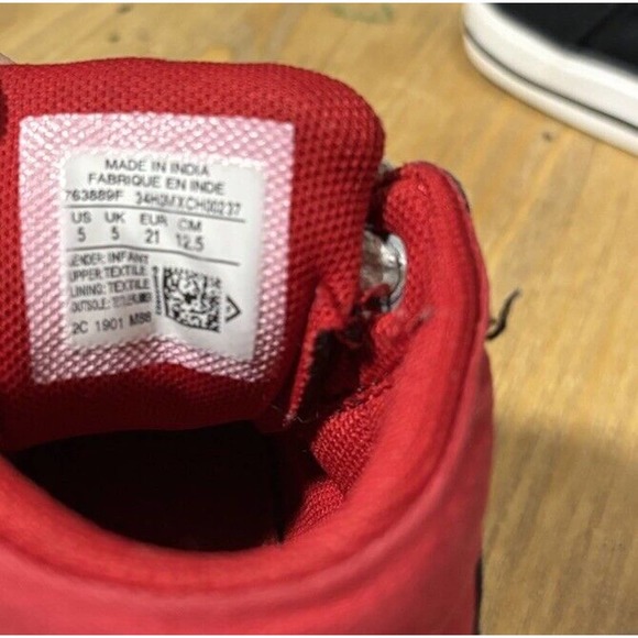 Converse All Star Chuck Taylor’s Toddler Boys Size 5 Sneaker Red Black - Picture 7 of 7